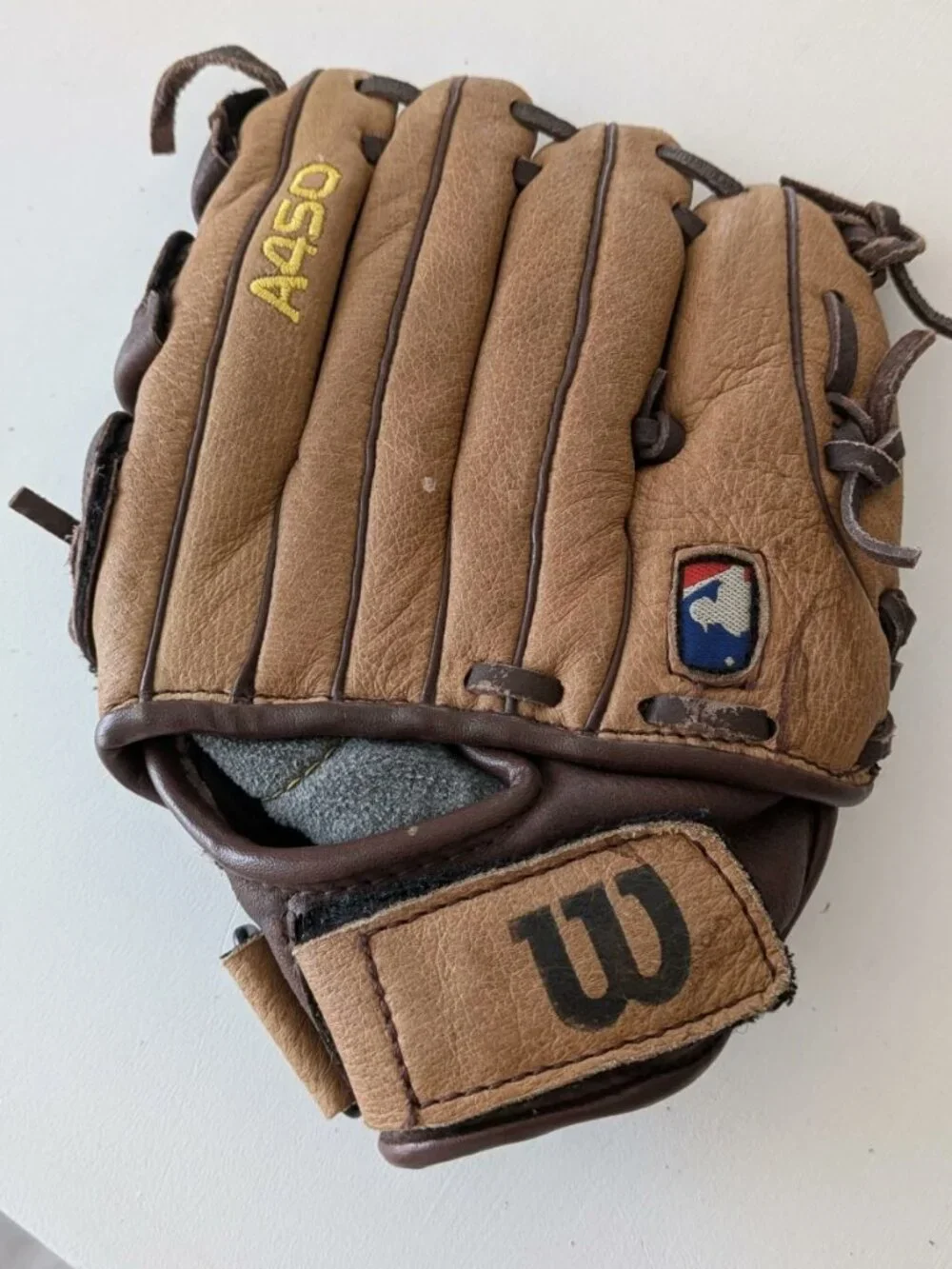Wilson A450 Baseball Glove 9" Left -Handed Throw T-Ball Genuine Leather - Picture 2 of 6